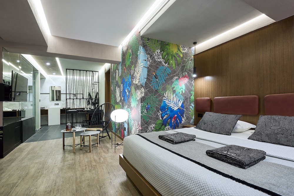Deluxe, Suite, Queen Bed, Sea View, Indoor Jetted Tub