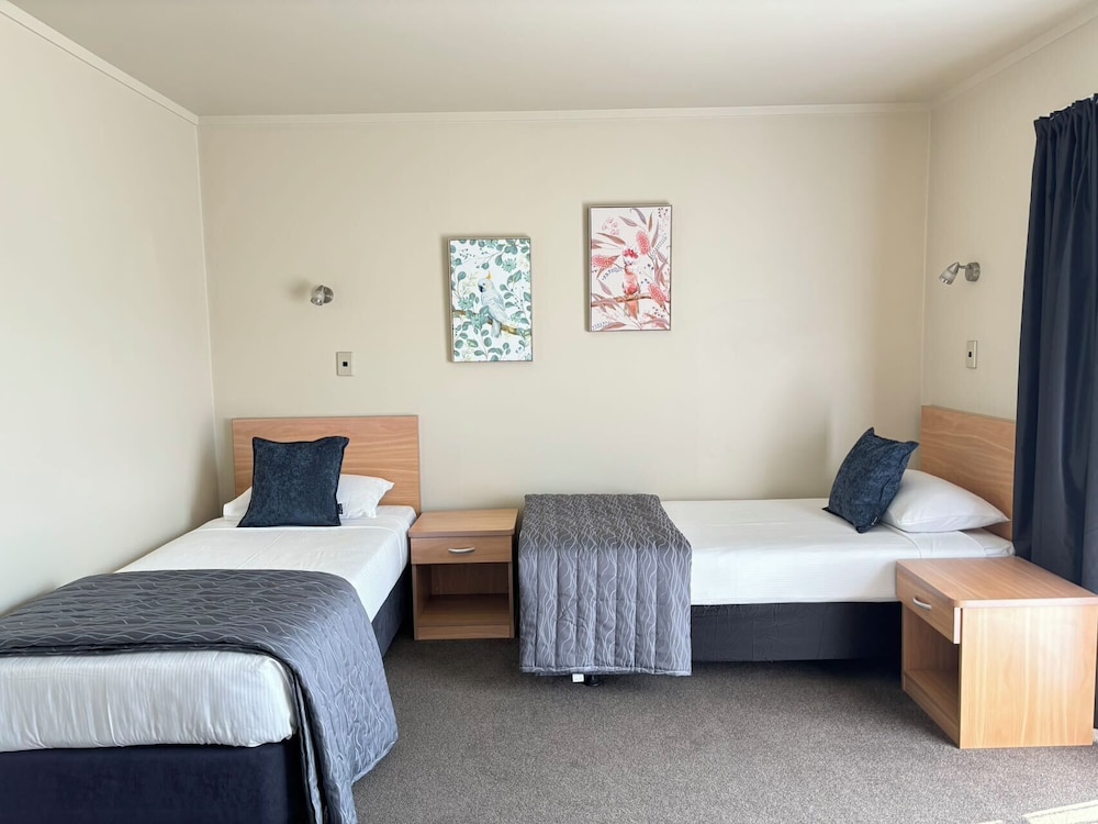 2 BEDROOMS, APARTMENT, LARGE