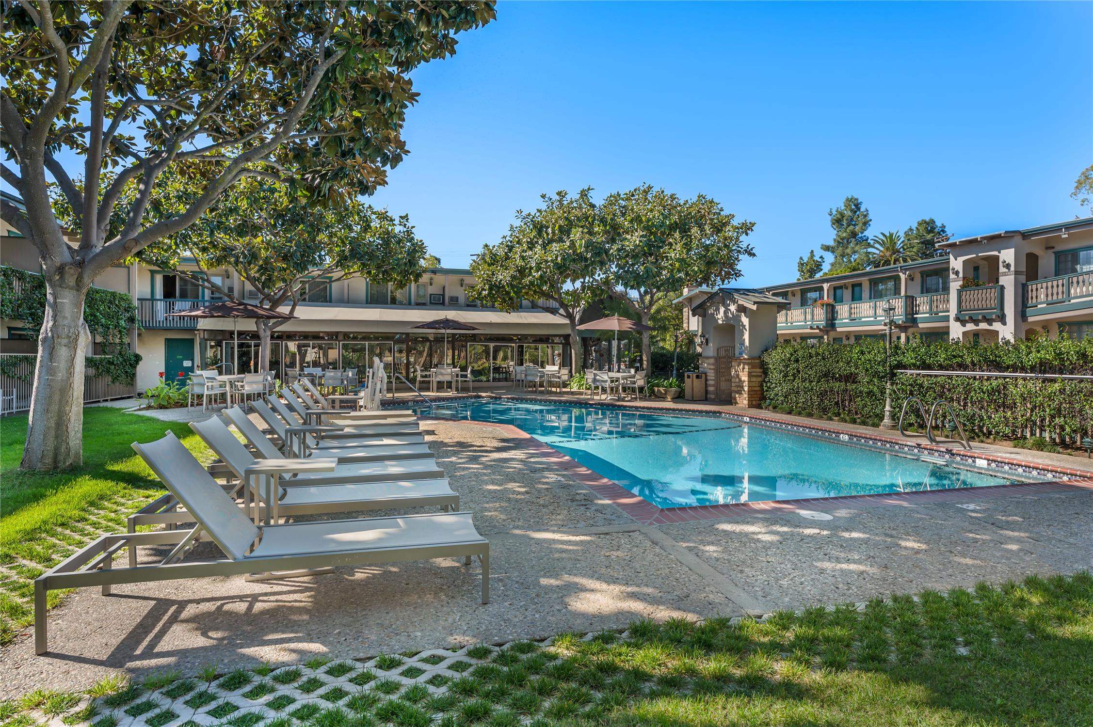Best Western Plus Santa Barbara 40/41