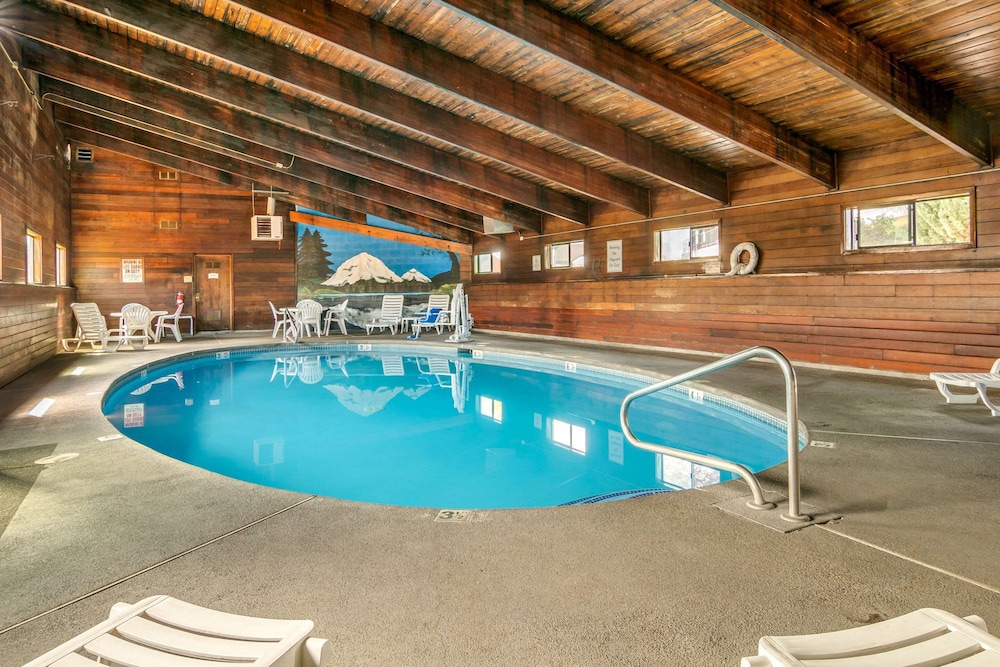 Quality Inn Klamath Falls - Crater Lake Gateway 24/41