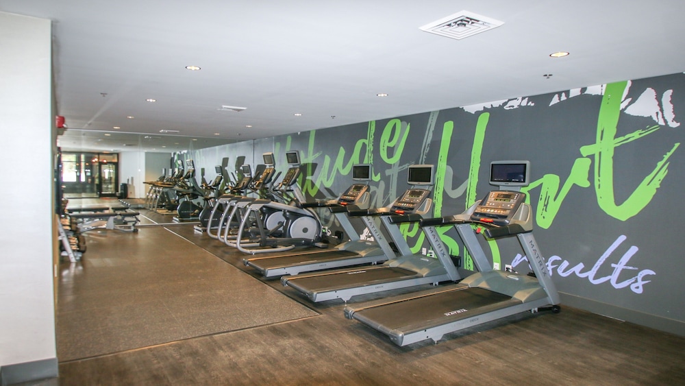 Holiday Inn Roanoke Airport-Conference CTR 28/60