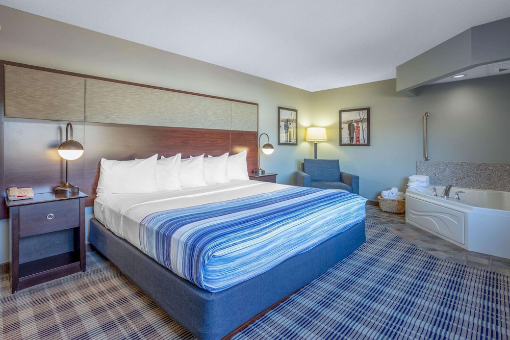 AmericInn by Wyndham Madison South 10/34