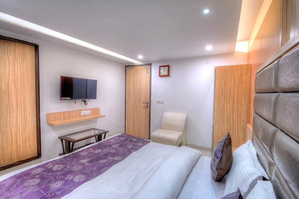 HOTEL ONE UP 36/69