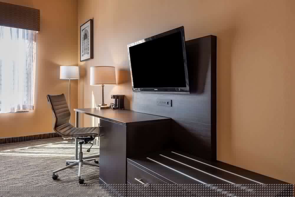 Best Western The Inn At The Fairgrounds 49/54