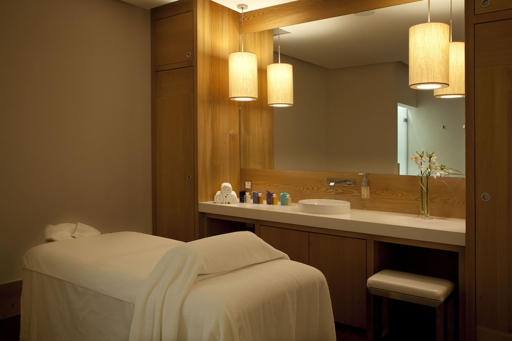 The Park Gstaad, Four Seasons Hotel 50/50