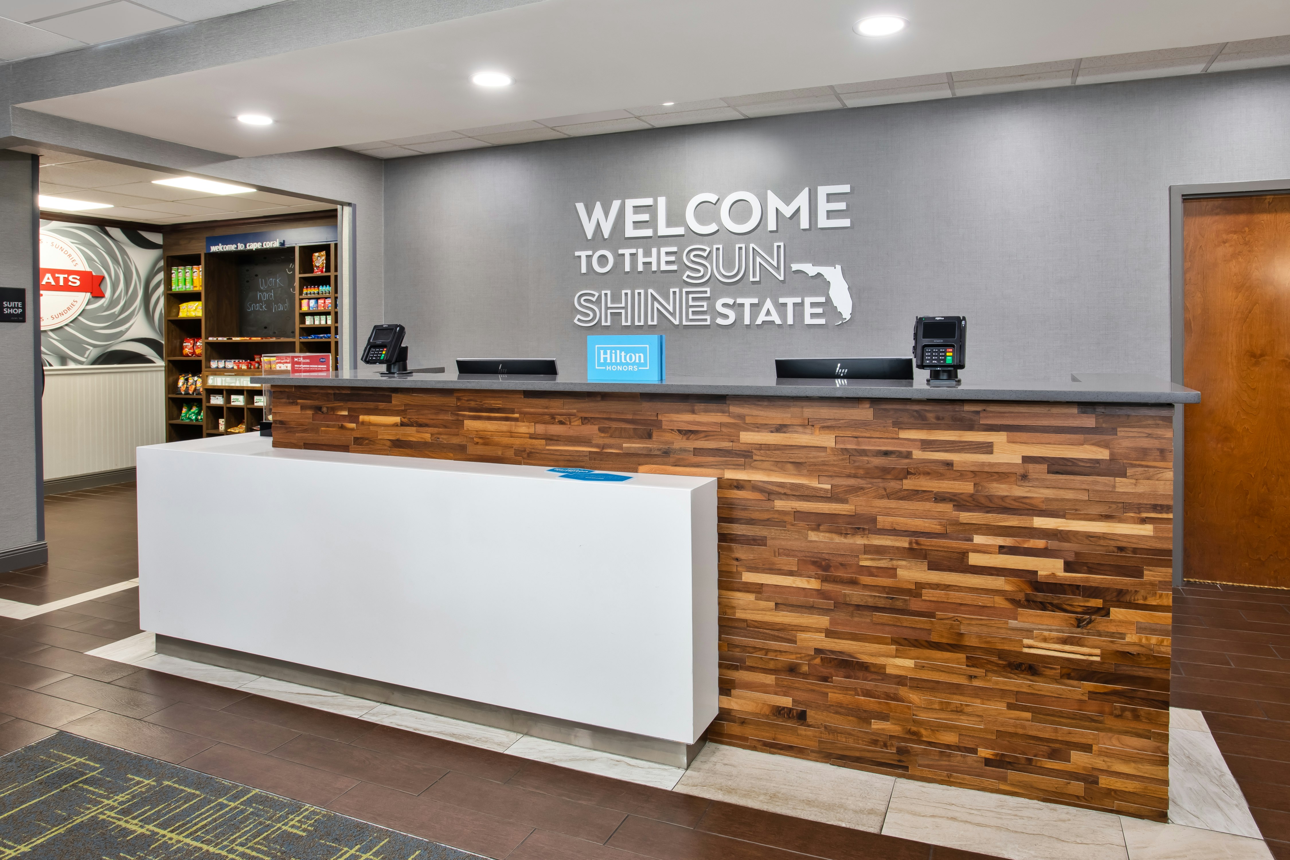 Lobby at Hampton Inn & Suites - Cape Coral/Fort Myers Area, FL, CAPE CORAL - FL