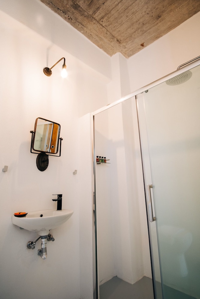 Mesanto Luxury Suites 24/50
