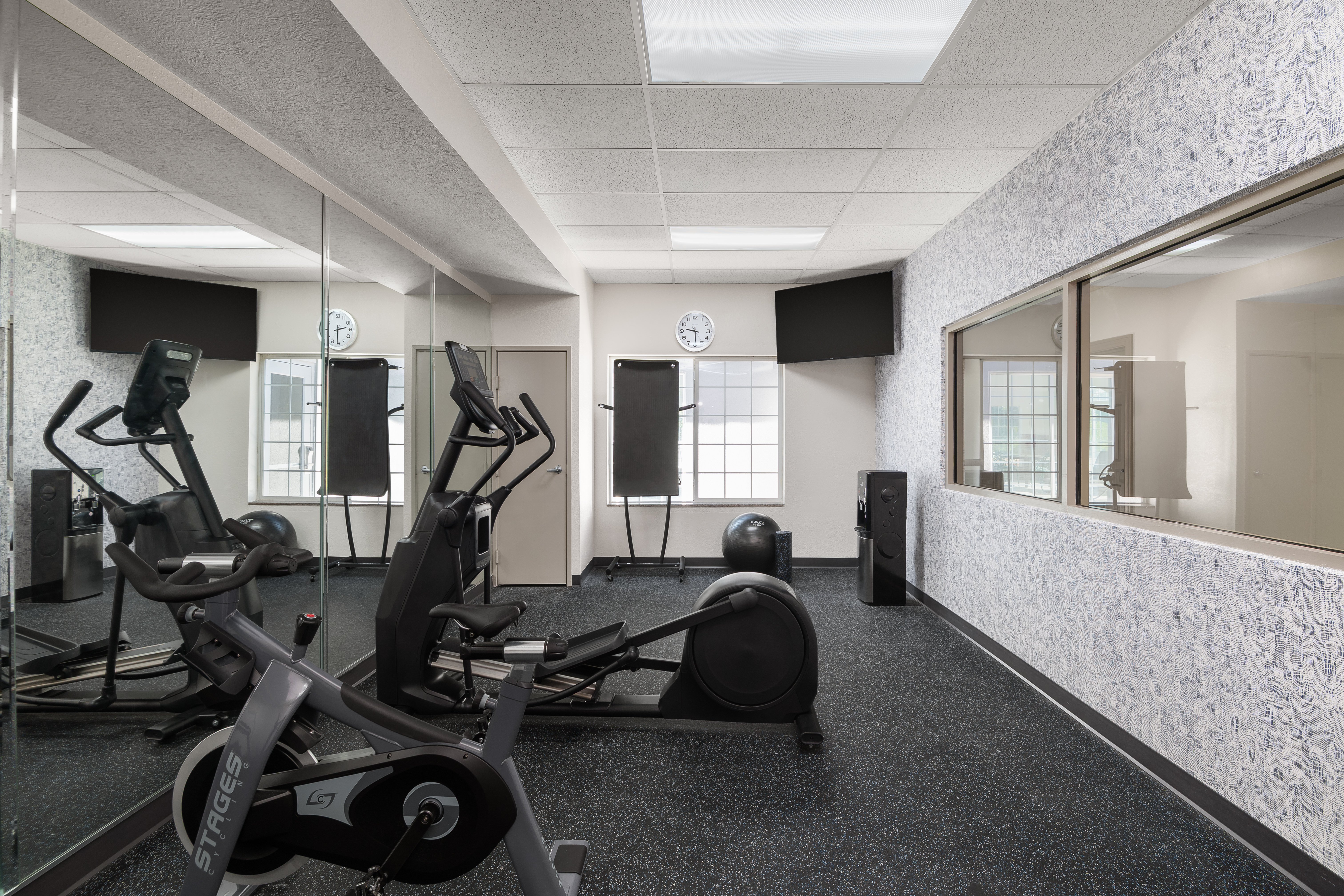 Garner Hotel Paducah West by IHG 33/45
