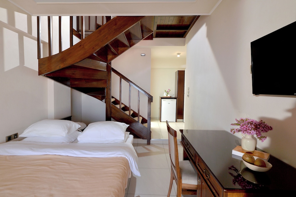 Ilia Mare Hotel 14/48