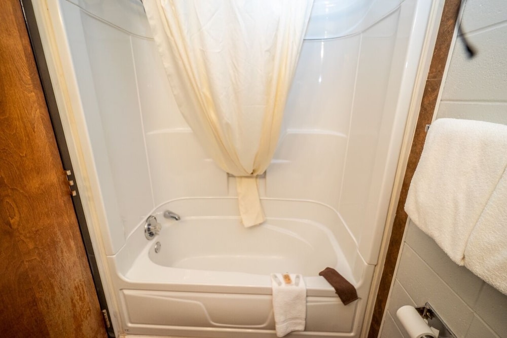 Vegreville Garden Inn 48/48