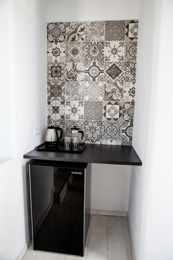 Bellou Suites 2/50