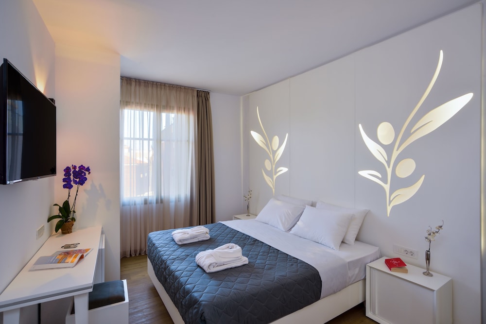 Elia Portou Luxury Residence 5/26