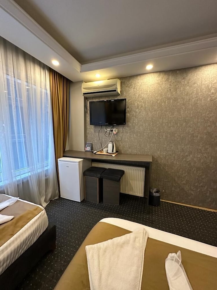 Idyllic Hotel Taksim 13/26