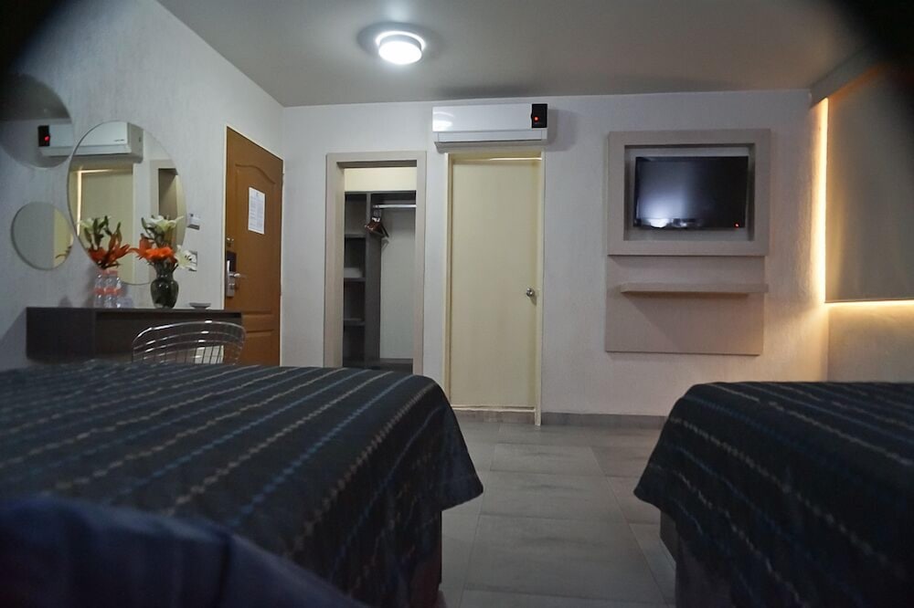 Hotel Expo Abastos 18/71