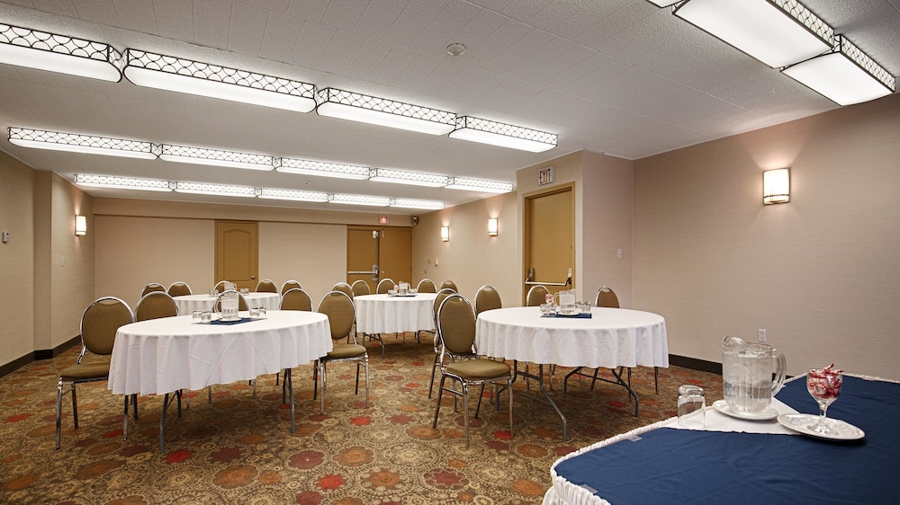 Best Western North Bay Hotel and Conference Centre 47/48