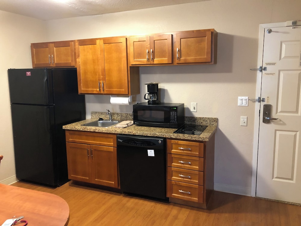 Candlewood Suites Indianapolis East 41/52