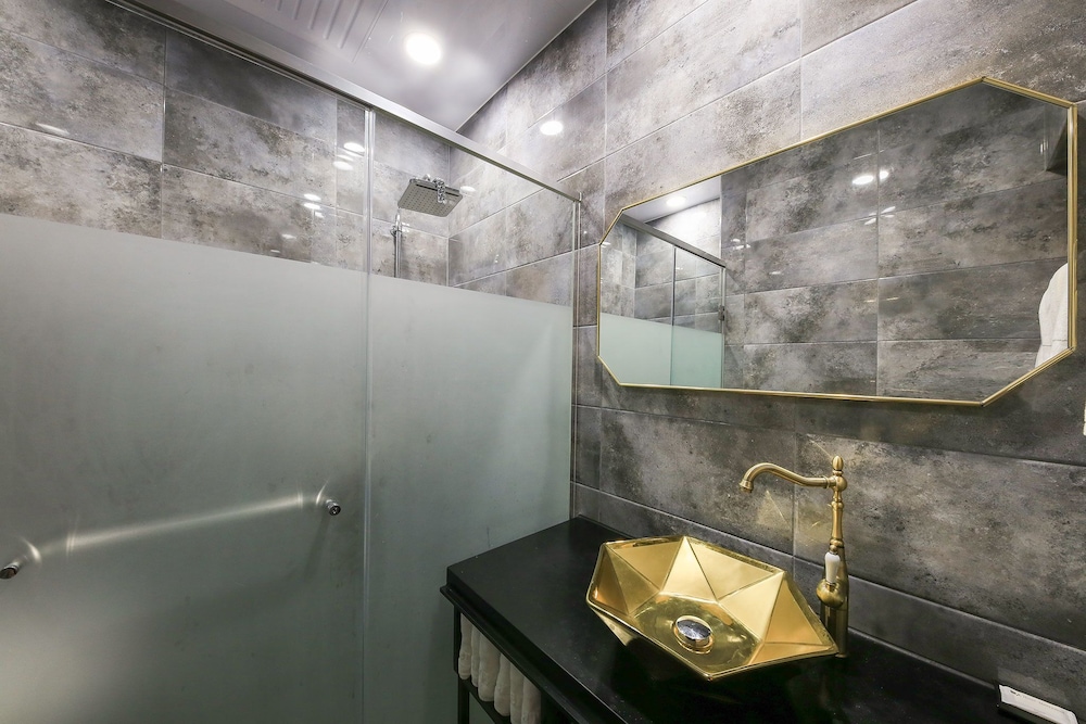 Merry Mud Hotel 37/37