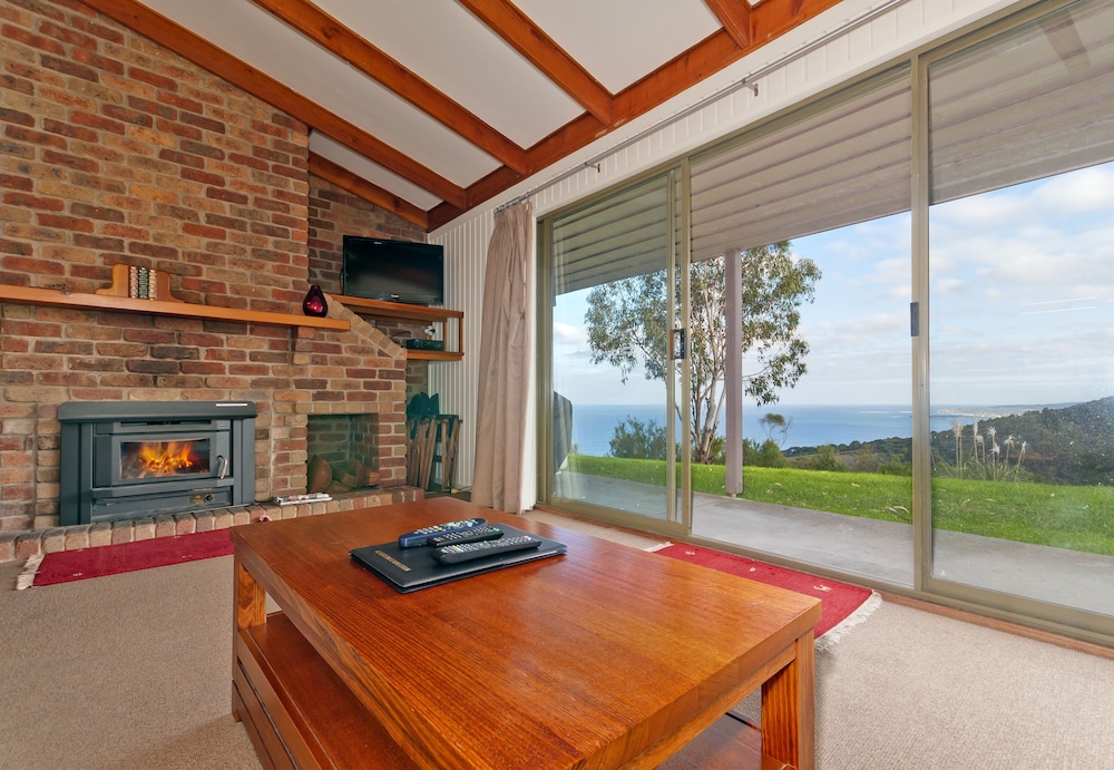 BEACON POINT OCEAN VIEW VILLAS 7/70