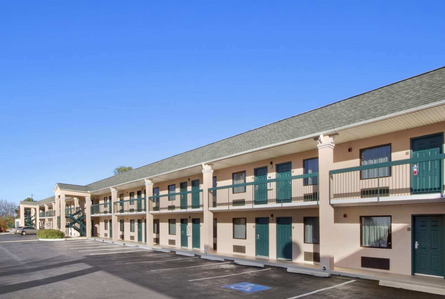 Days Inn By Wyndham Lexington Sc 2/18