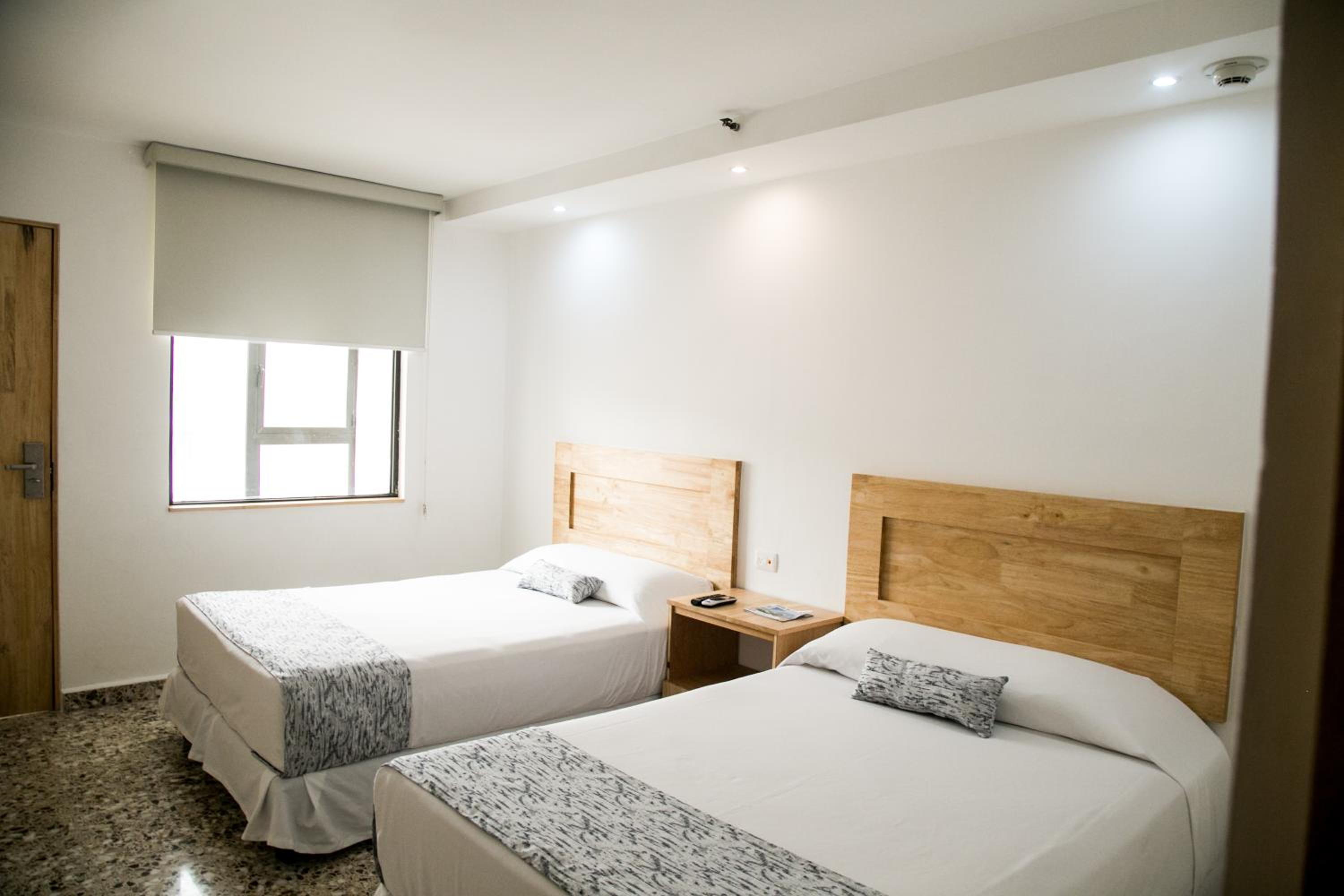 Room, Twin Beds, Hotel 500 4/10