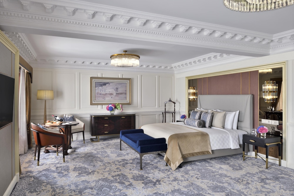 Taj Mahal Hotel, New Delhi 12/75