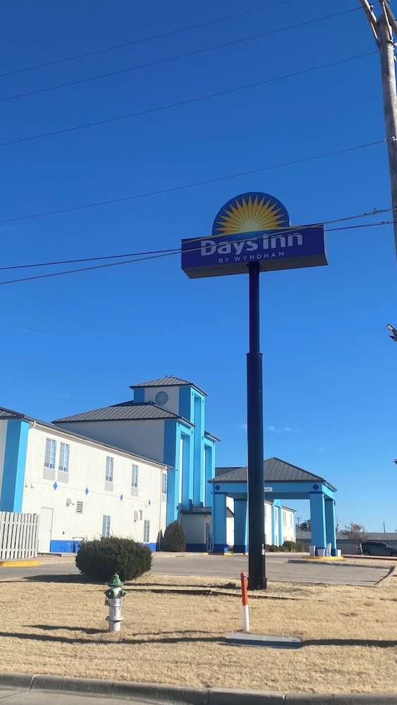 Days Inn by Wyndham Dodge City 51/56