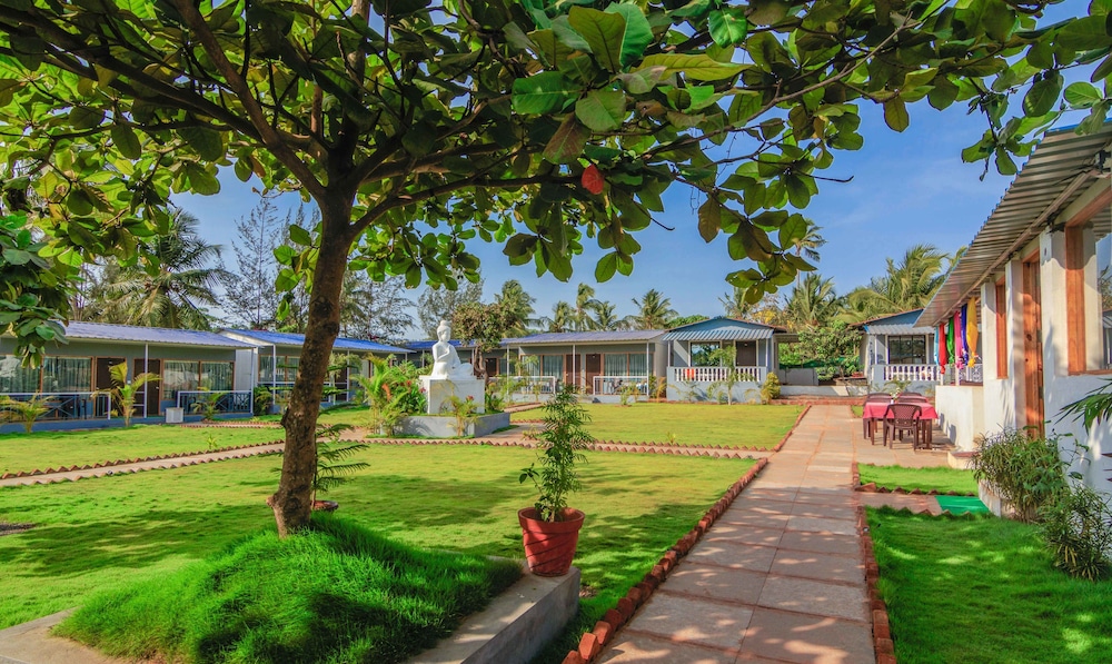 Treebo Lands End Beach Resort 19/27