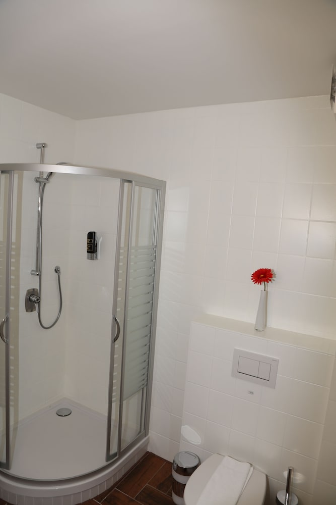 Confour Hotel 48/50