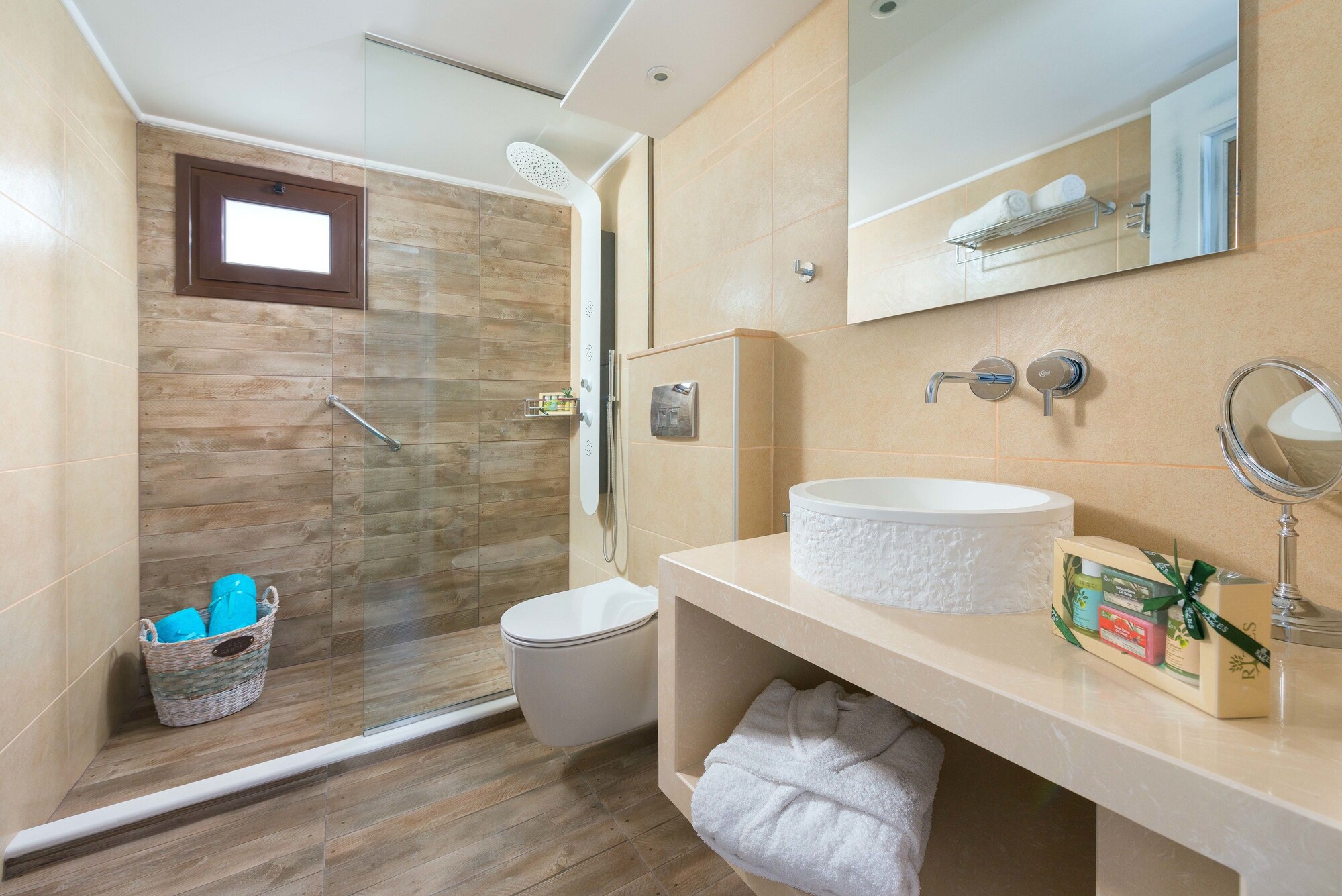 فيلا بسريرين منفصلين بغرفتي نوم مع أريكة، HOTEL LINDOS DIAMOND EXCLUSIVE VILLA 4/4