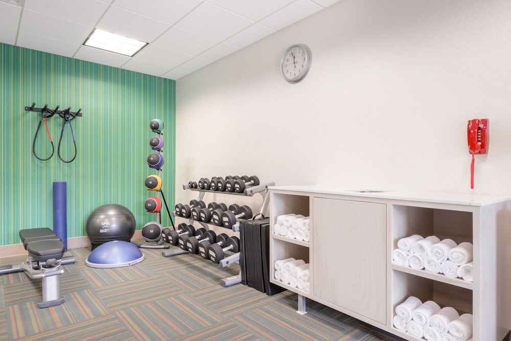 Holiday Inn Express And Suites Salem 33/45
