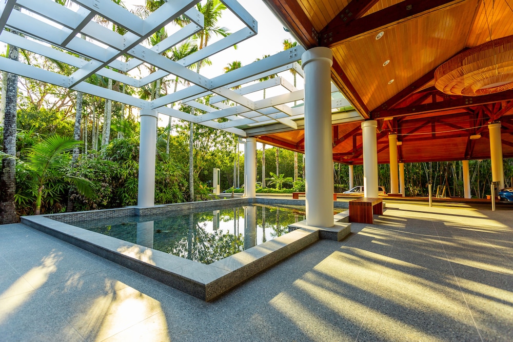 Novotel Sunshine Coast Resort 18/50