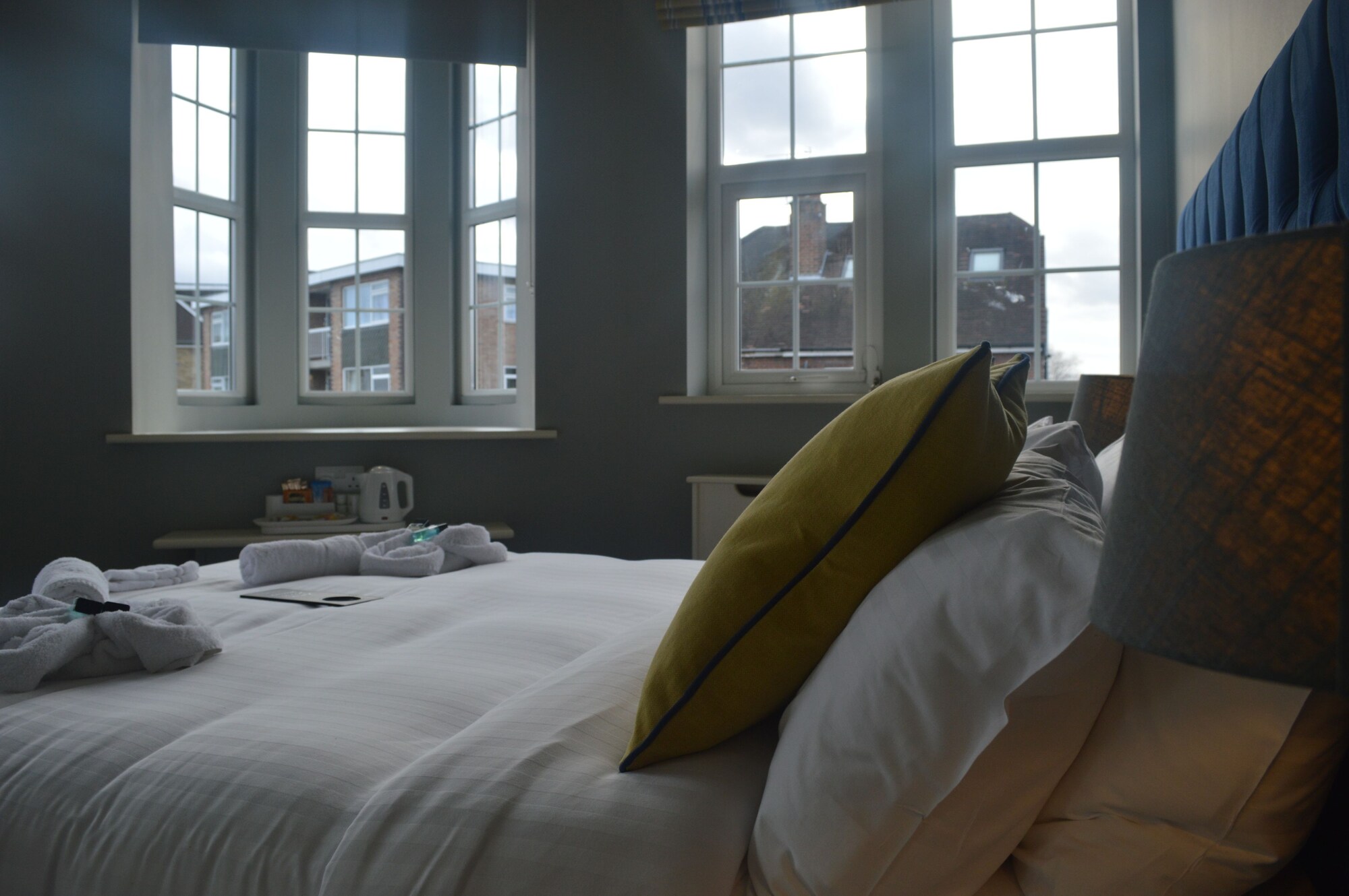DELUXE, KING BED