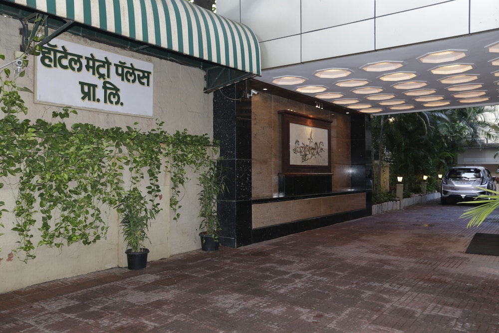 Metro Palace 53/54