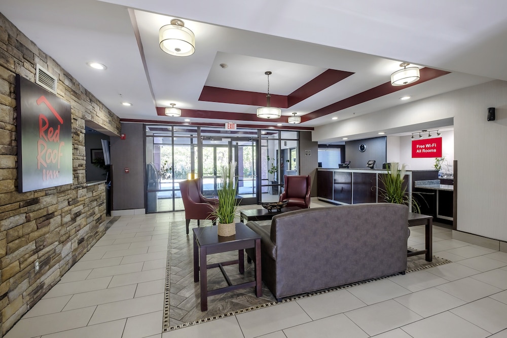 Red Roof Inn & Suites Savannah Airport 24/36