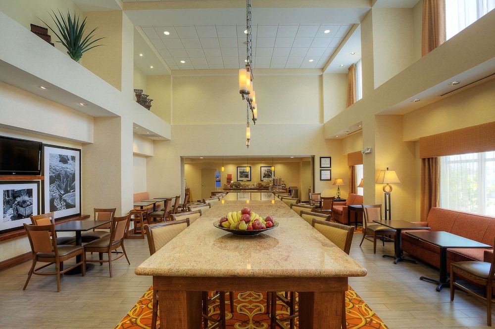 Hampton Inn Suites Mcallen 46/52