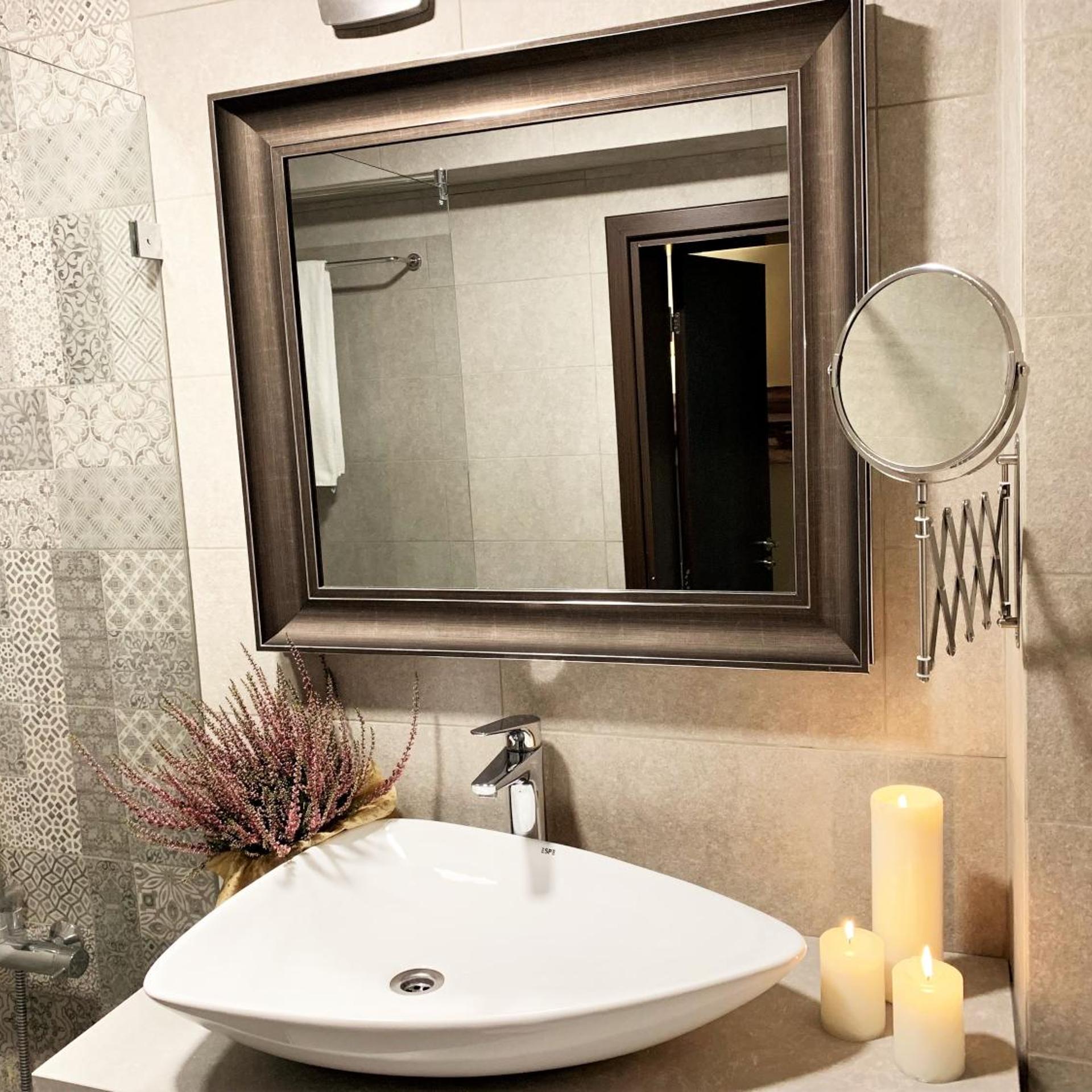DELUXE, APARTMENT