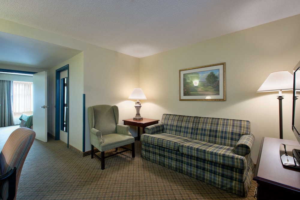 Country Inn Suites By Radisson Newport News South Va 18/25
