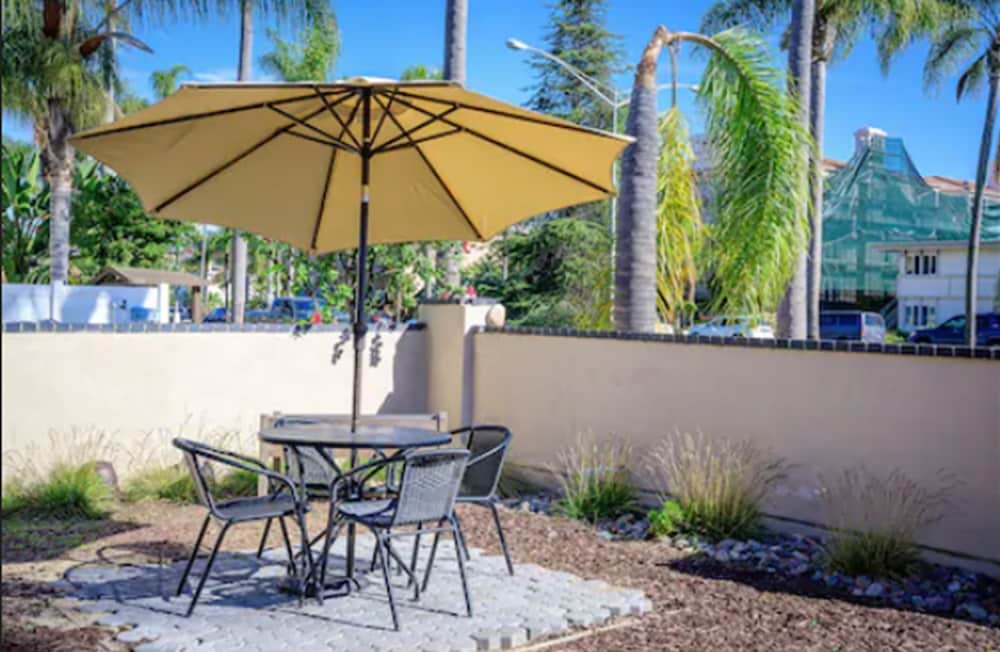 Coronado Inn 37/43