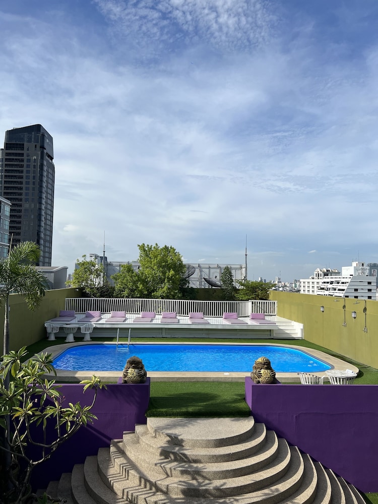 The Victory Executive Residences 60/62