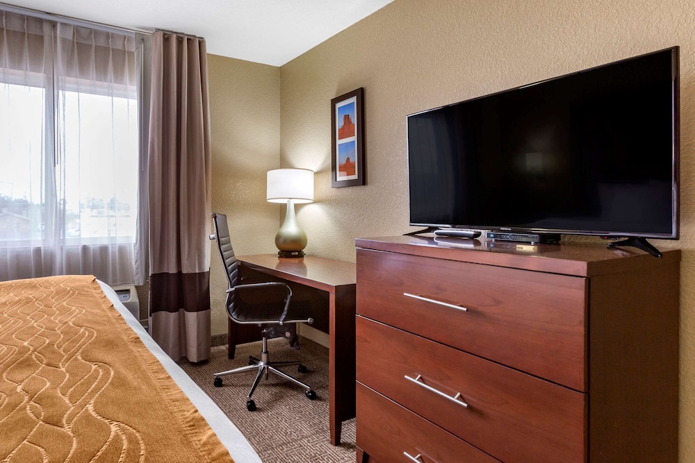 Comfort Inn & Suites Deming 38/41