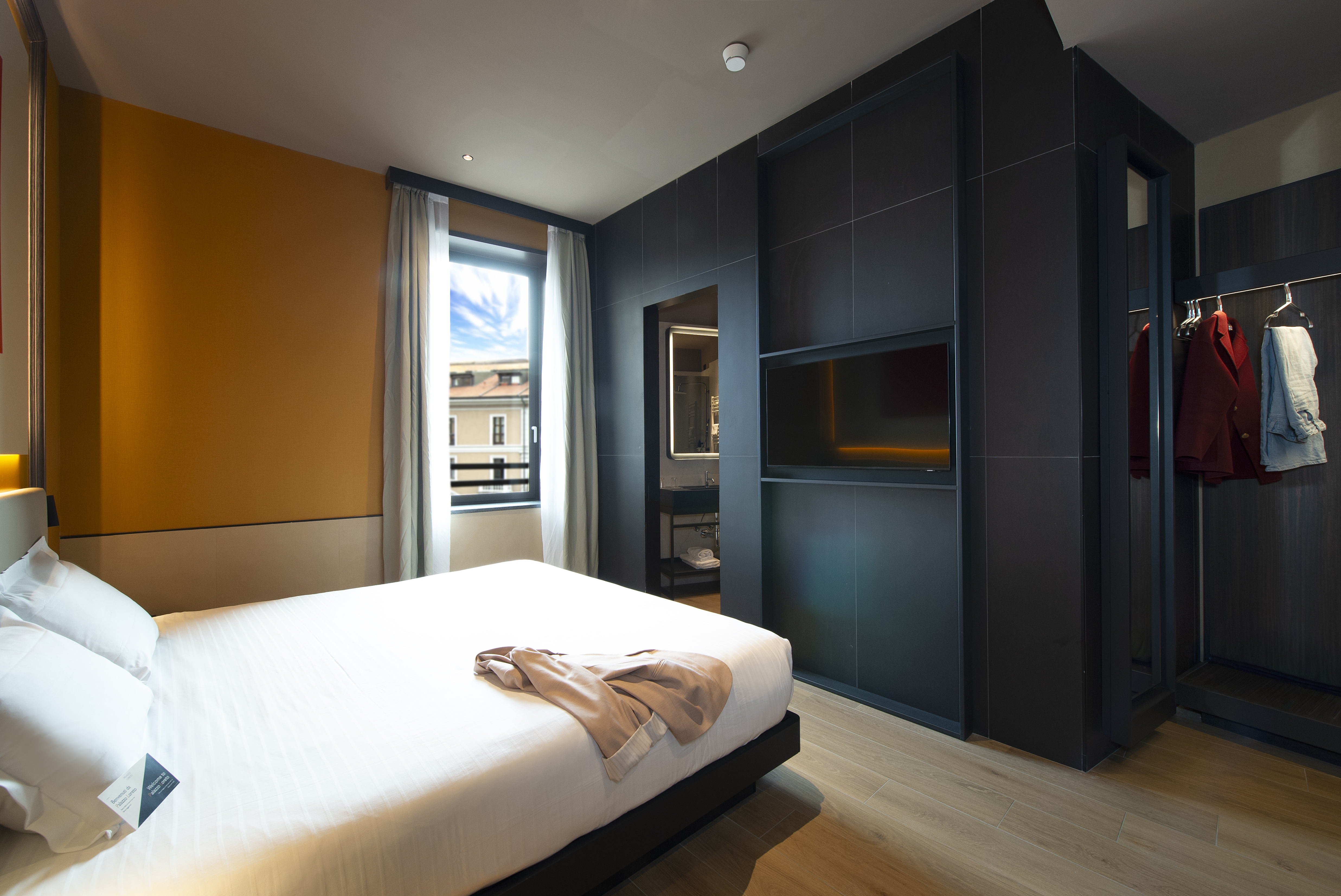 Room, Triple