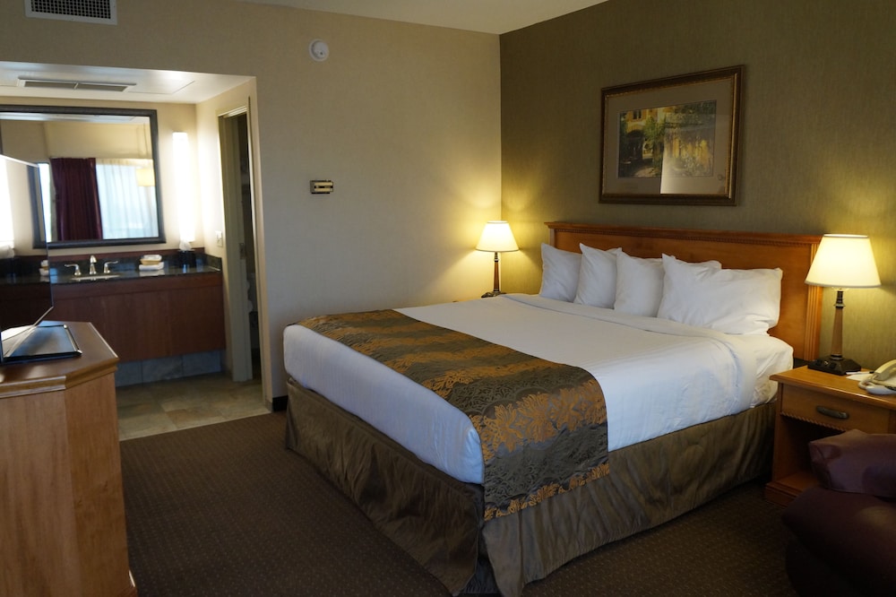 Biltmore Hotel & Suites 12/27