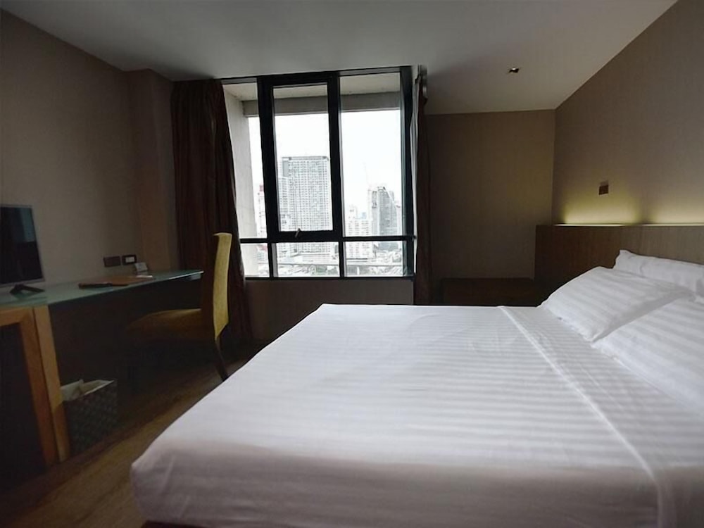 BANGKOK CITY HOTEL 9/24