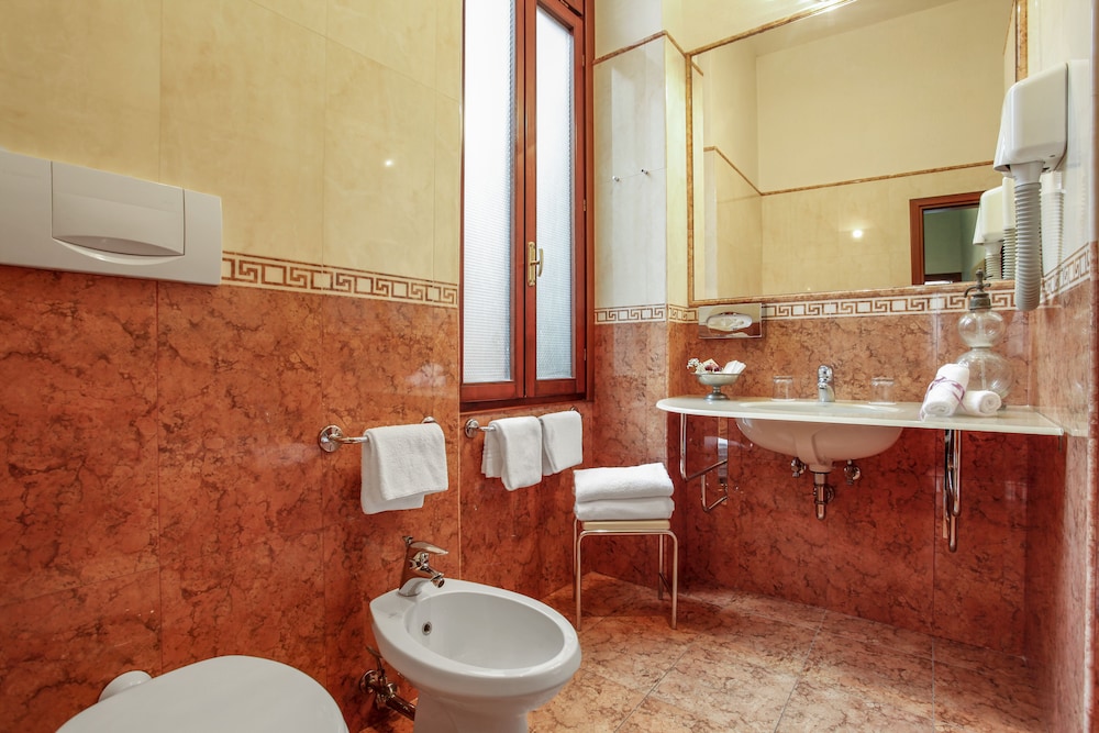 Palazzo Schiavoni 45/86