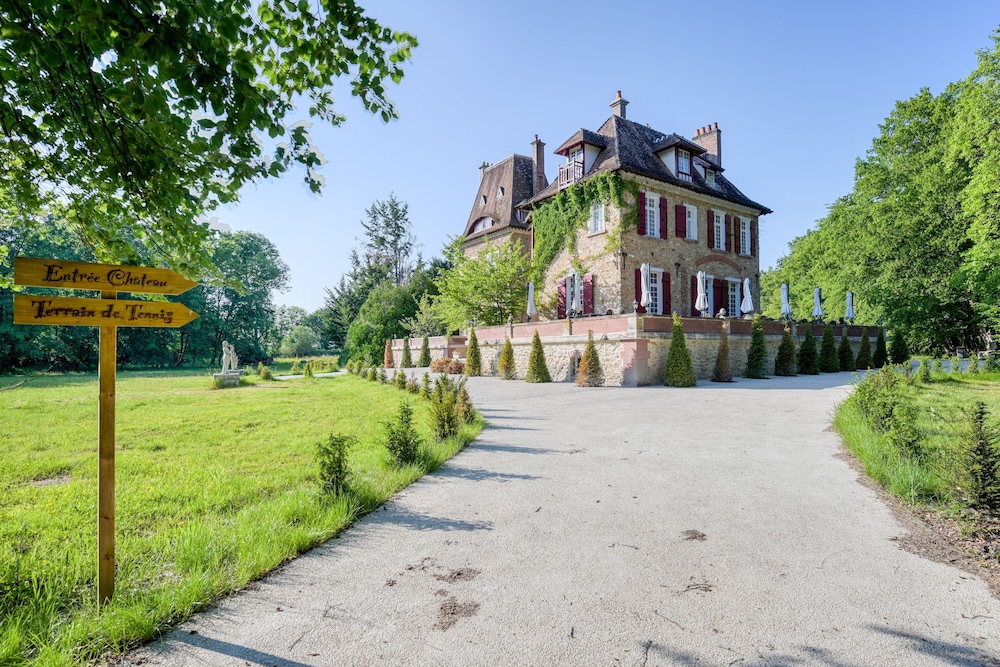 Le Petit Chateau de Barbizon au Bois du Mee 51/61