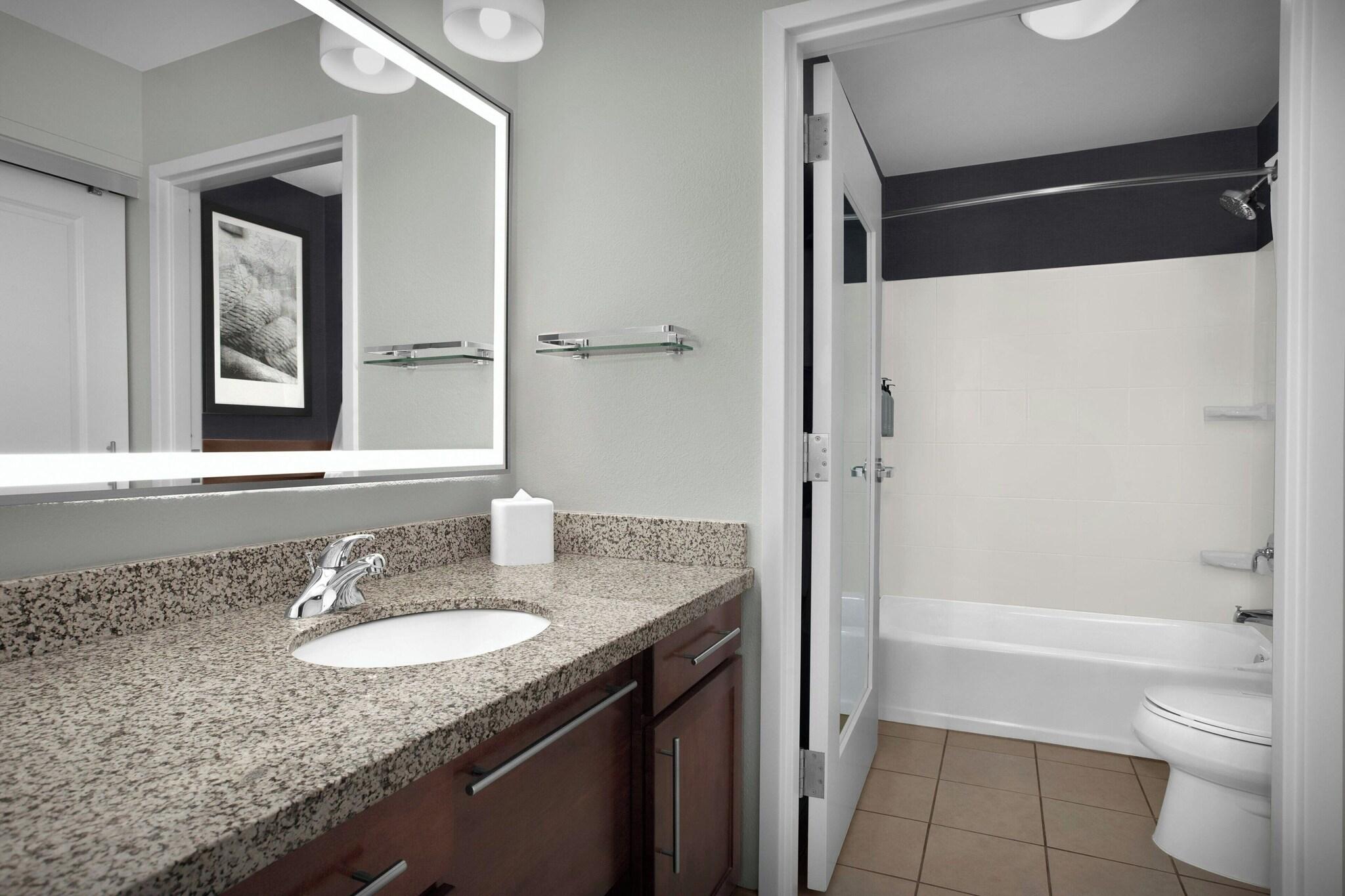 جناح بسرير كينج بغرفة نوم واحدة، RESIDENCE INN BY MARRIOTT PORTLAND DOWNTOWN WATERFRONT 6/10