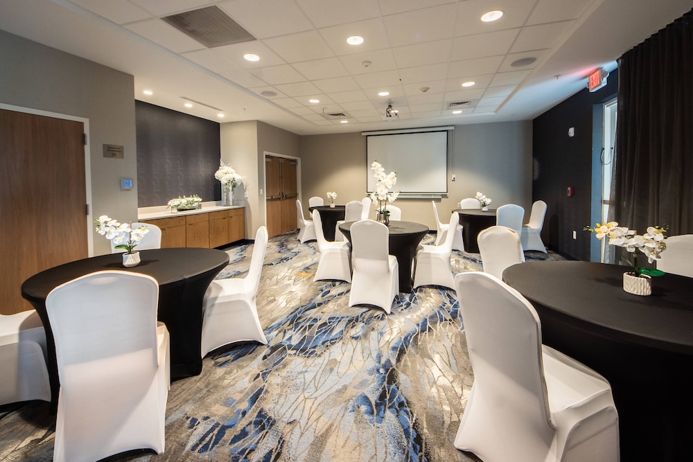 Fairfield Inn Suites By Marriott Melbourne Viera Town Center 47/51