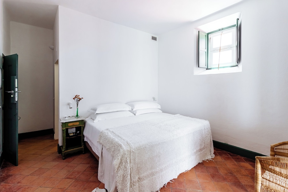 Amada Moura 12/46