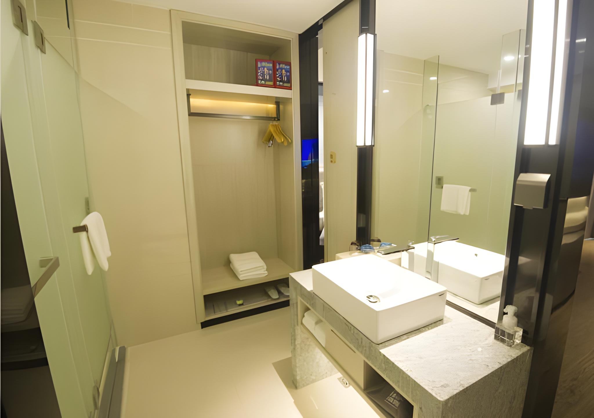 Echarm Hotel (Beihai International Passenger Transport Port Yintan) 41/42