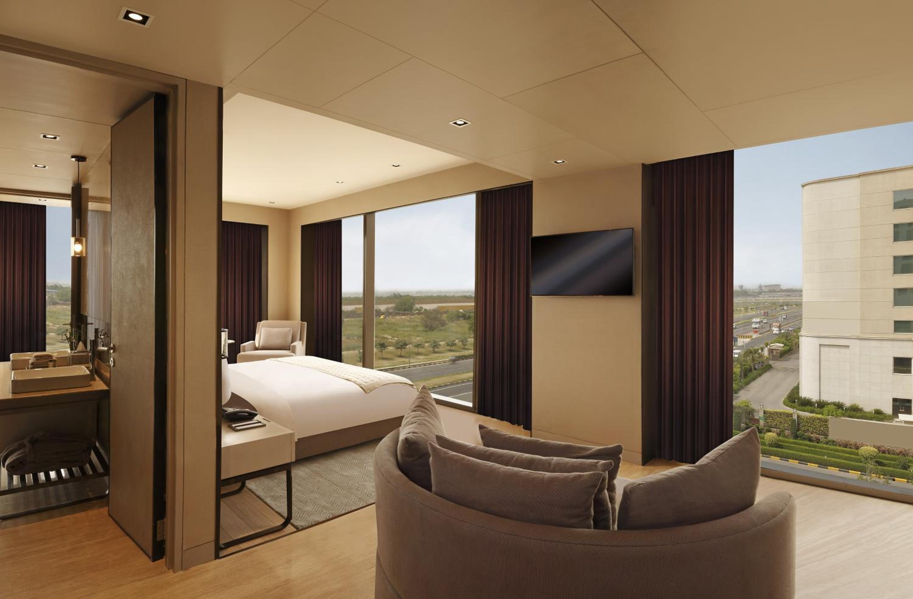 Panoramic, Suite, Butler, Living Area